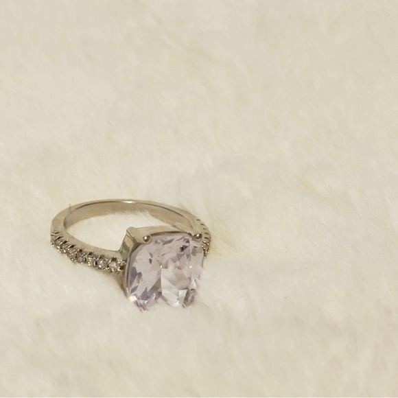 Silver ring with stone - Picture 3 of 3